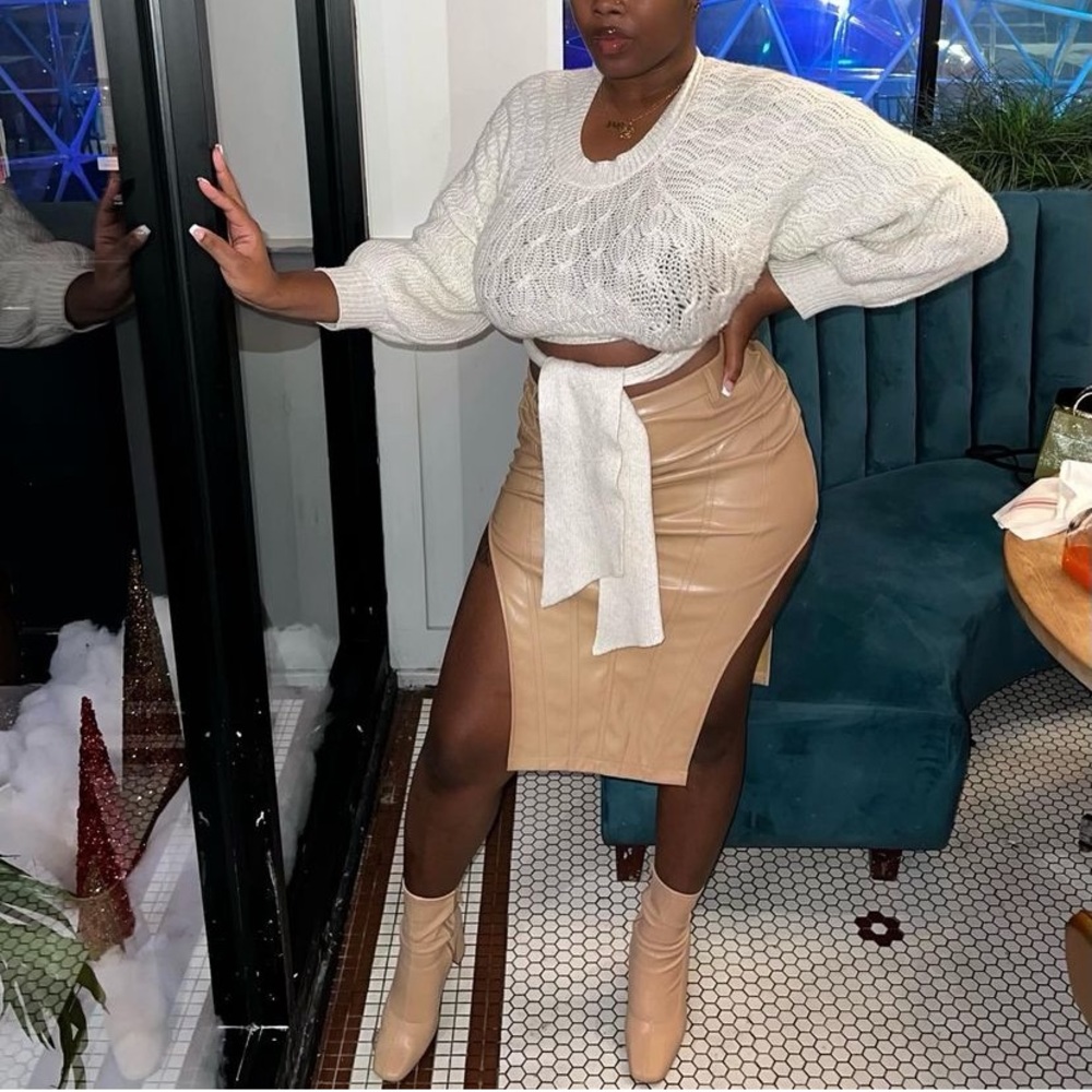 Nude skirt